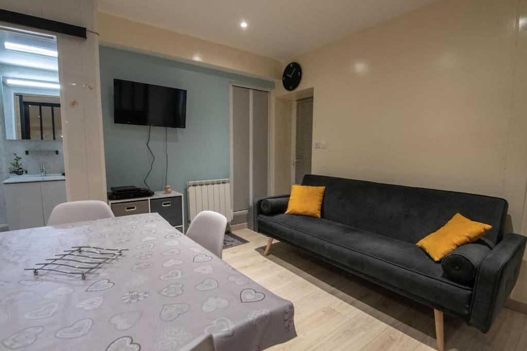 Апартаменти Studio Place De La Barre Le Cosy Макон Екстер'єр фото